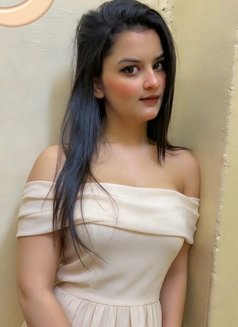 Ameera - puta in Dubai Photo 4 of 7