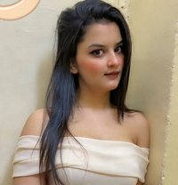 Ameera - puta in Dubai Photo 4 of 7
