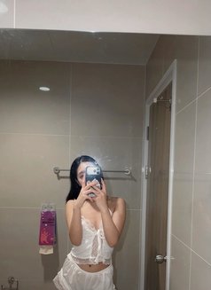Amei - escort in Singapore Photo 2 of 5
