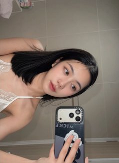 Amei - escort in Singapore Photo 3 of 5