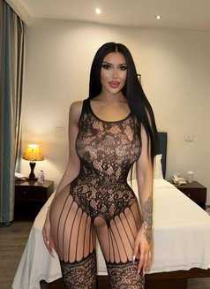 Amelia - escort in Beirut Photo 2 of 9