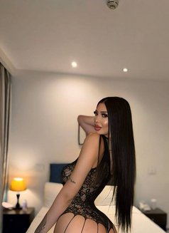 Amelia - escort in Beirut Photo 4 of 9