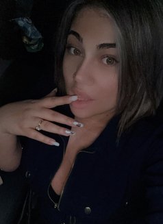 Amelia - escort in Surrey Photo 1 of 4