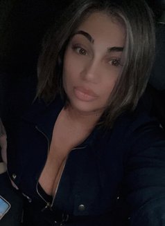 Amelia - escort in Surrey Photo 4 of 4