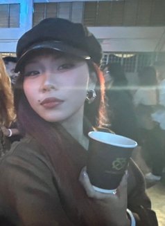 Amelia - puta in Maldives Photo 3 of 3