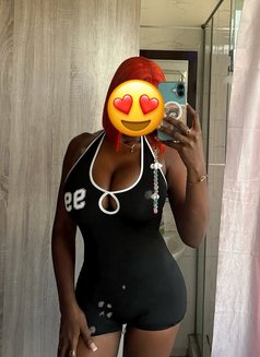 Amelia - escort in Noida Photo 4 of 5