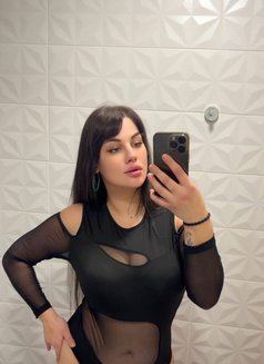 Amelia From Russia - puta in Al Manama Photo 6 of 6