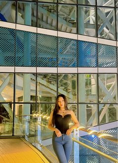 Amelia - escort in New Delhi Photo 1 of 3