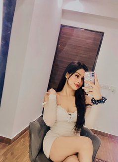 Amelia - Transsexual escort in Noida Photo 4 of 12
