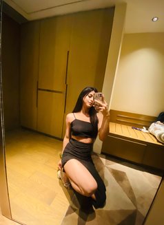 Amelia - Transsexual escort in Noida Photo 9 of 12