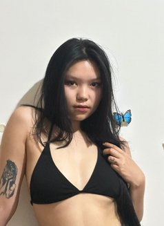 Amelia - puta in Bali Photo 1 of 5