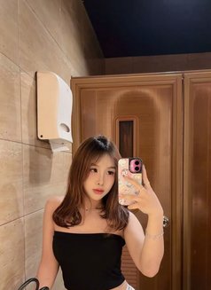 Amelia - puta in Bali Photo 3 of 7