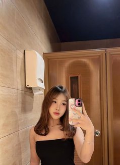 Amelia - puta in Bali Photo 6 of 7