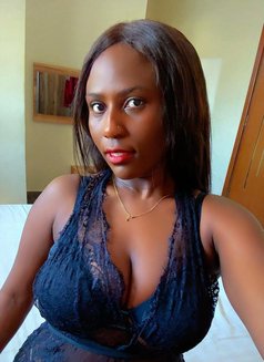 Amelia - escort in Al Manama Photo 14 of 14