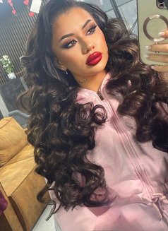 Amelia - escort in Beirut Photo 3 of 18