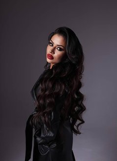 Amelia - escort in Beirut Photo 10 of 18