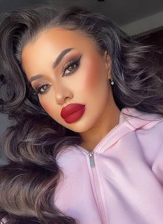 Amelia - escort in Beirut Photo 13 of 18