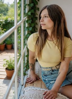 Amelia - escort in Hong Kong Photo 4 of 9