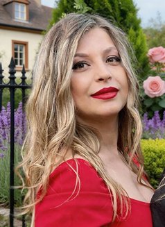 Amelia - escort in Hong Kong Photo 5 of 9