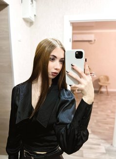 Amelia - escort in Hong Kong Photo 4 of 13