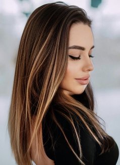 Amelia - masseuse in London Photo 1 of 1