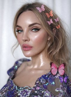 Amelina - escort in London Photo 8 of 8