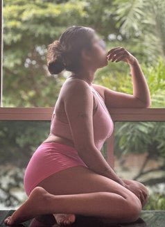 Ameliya - escort in Colombo Photo 7 of 9