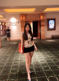 Amell - escort in Surabaya Photo 4 of 6