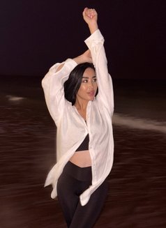 Amera - puta in Muscat Photo 4 of 15