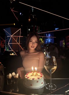 Amera - Transsexual escort in Kuala Lumpur Photo 3 of 11