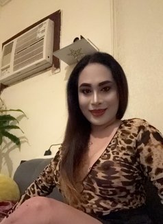 Amera - Transsexual escort in Jeddah Photo 1 of 6