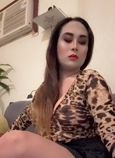 Amera - Transsexual escort in Jeddah Photo 2 of 6