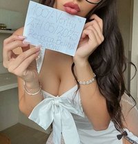 American Rebecca Bellini - escort in Singapore Photo 2 of 15