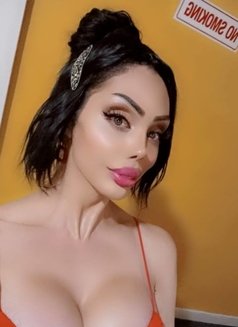 American Trans with a big Dick in Taksim - Transsexual escort in İstanbul Photo 11 of 18