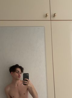 Ameer - Male escort in Baku Photo 4 of 4