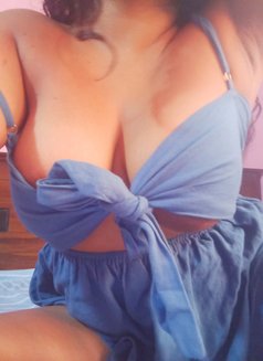 Amey Hot Cam Show - puta in Colombo Photo 3 of 13