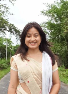 Ami - escort in Maldives Photo 3 of 4