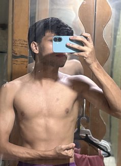 Ami - Acompañantes masculino in Mumbai Photo 3 of 3
