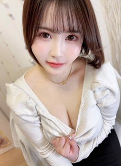 Ami - escort in Osaka Photo 3 of 4