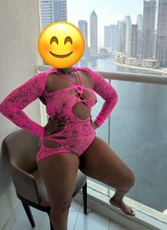Amillove - puta in Dubai Photo 2 of 5