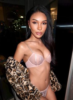 Amily - Transsexual escort in Okinawa Island Photo 20 of 26