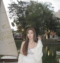 Emily - escort in Seoul Photo 1 of 6