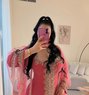 Amina - puta in Muscat Photo 1 of 1