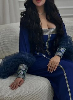 Amina - puta in Muscat Photo 3 of 4