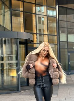 Amina - escort in Dubai Photo 16 of 18