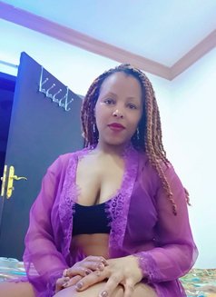 Amina - puta in Riyadh Photo 2 of 3