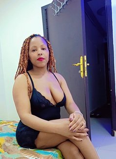 Amina - puta in Riyadh Photo 3 of 3