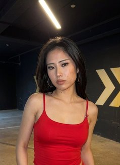 Amina - puta in Dubai Photo 6 of 9