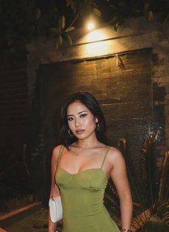 Amina - puta in Dubai Photo 8 of 9