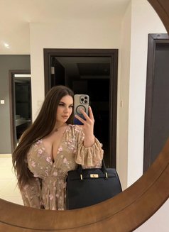 Amina - escort in Jeddah Photo 1 of 4